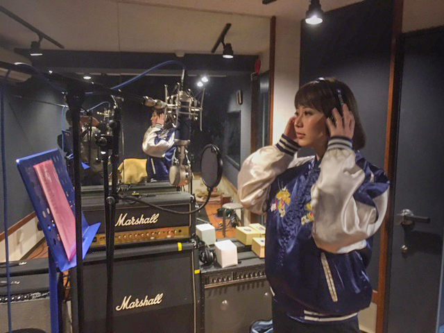 スカジャンをテーマにしたドル街横須賀 Prビデオ Yokosukaガール が完成 ニュース トピックス 横須賀市観光情報サイト ここはヨコスカ スカジャンをテーマにしたドル街横須賀 Prビデオ Yokosukaガール が完成 ニュース トピックス 横須賀市観光情報サイト ここはヨコスカ